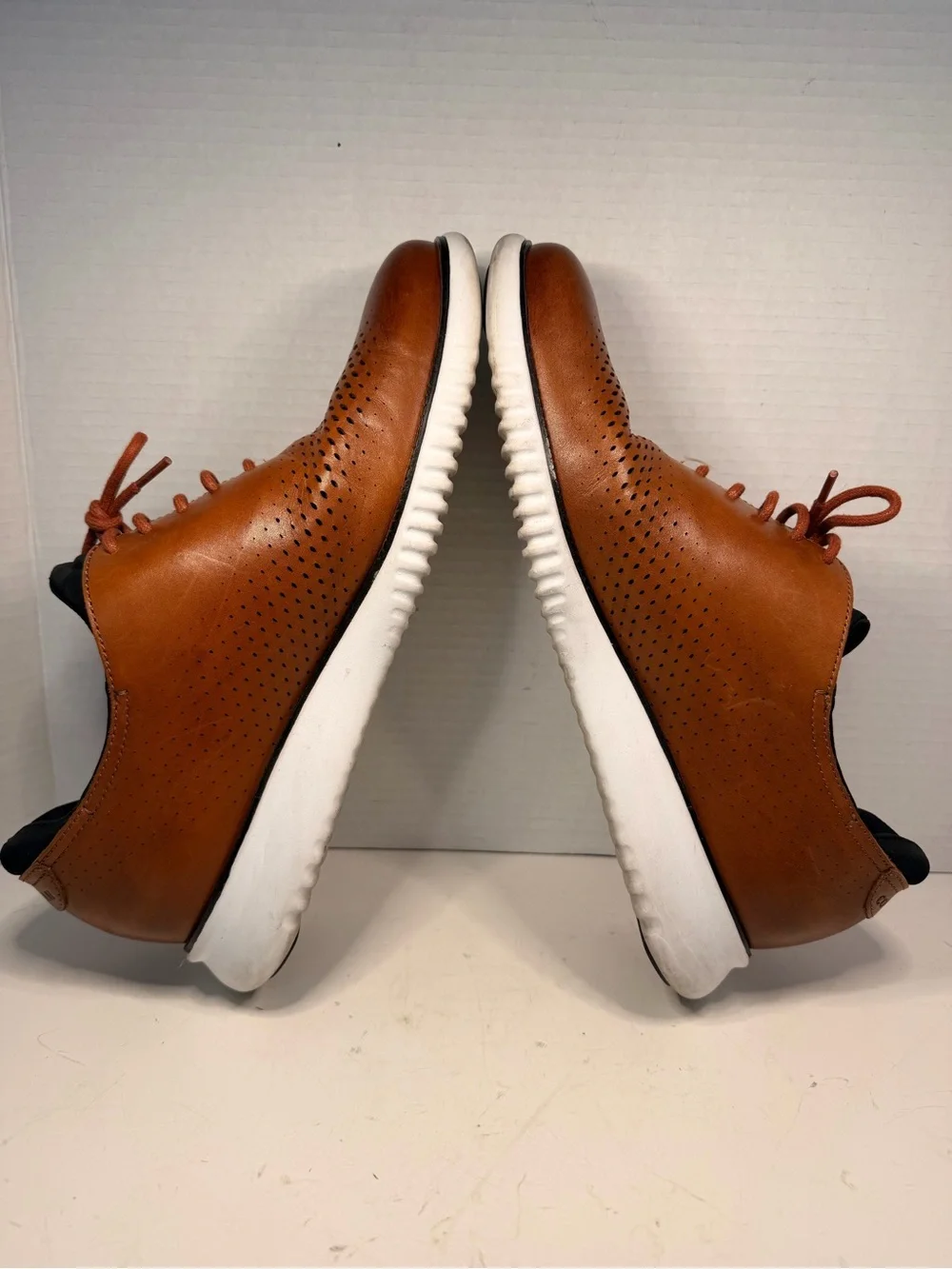 Cole Haan Men's 2. ZEROWGRAND Perforated Leather Laser Cut Oxfords Size 10.5